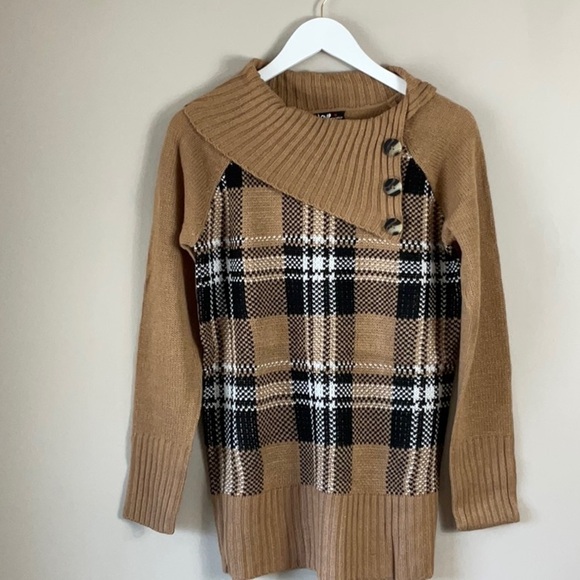 Love by Chesley Sweaters - Love by Chesley tan/black sweater